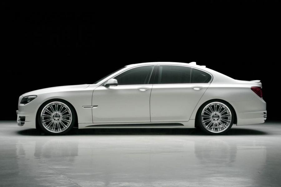  BMW 7-Series by Wald 2010 года  (фото 9 из 15)